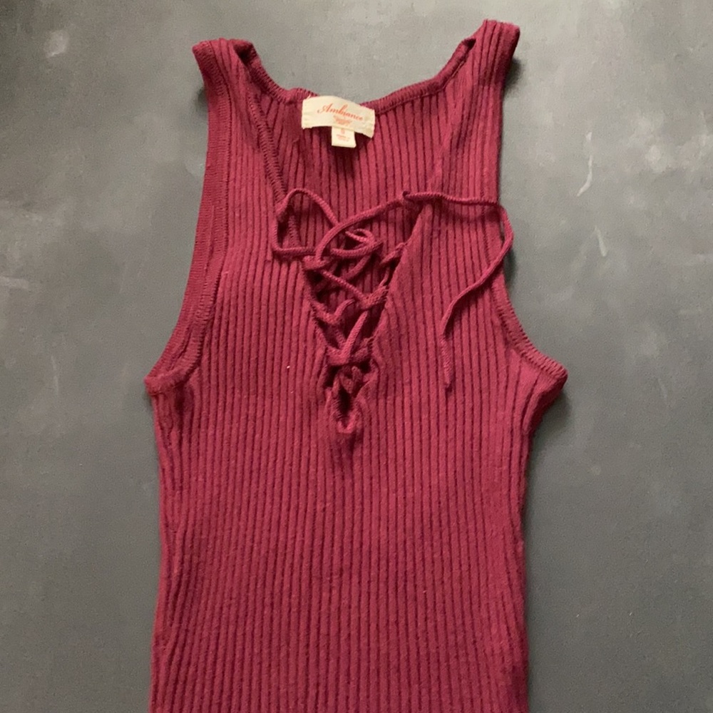 Fitted Ribbed Burgundy dress - Picture 4 of 4